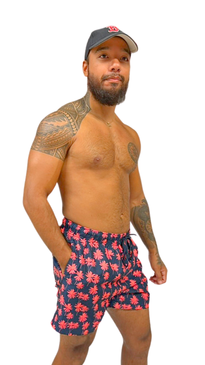 Short de bain homme bleu marine avec imprimé palmiers rouges – maillot de bain homme tendance été – Image 3