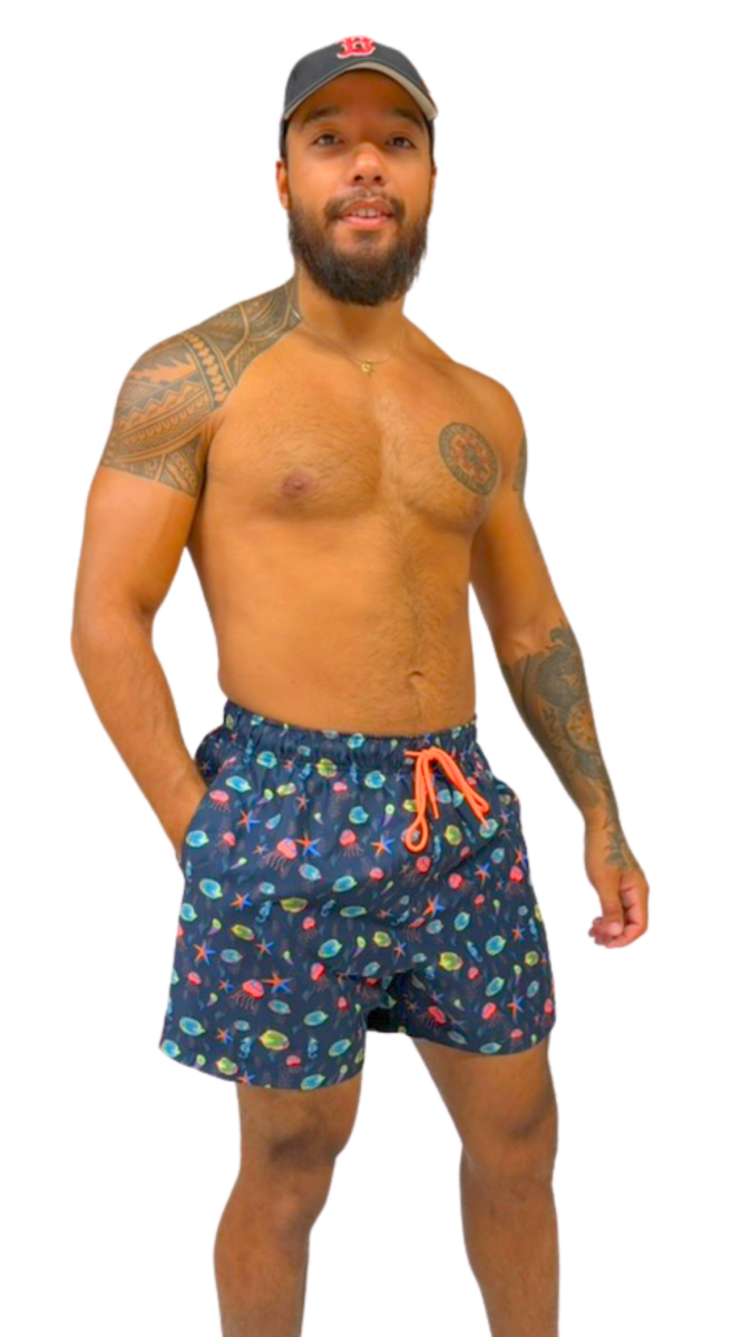 Short de bain homme bleu marine imprimé marin coloré – maillot de bain homme tendance été – Image 2