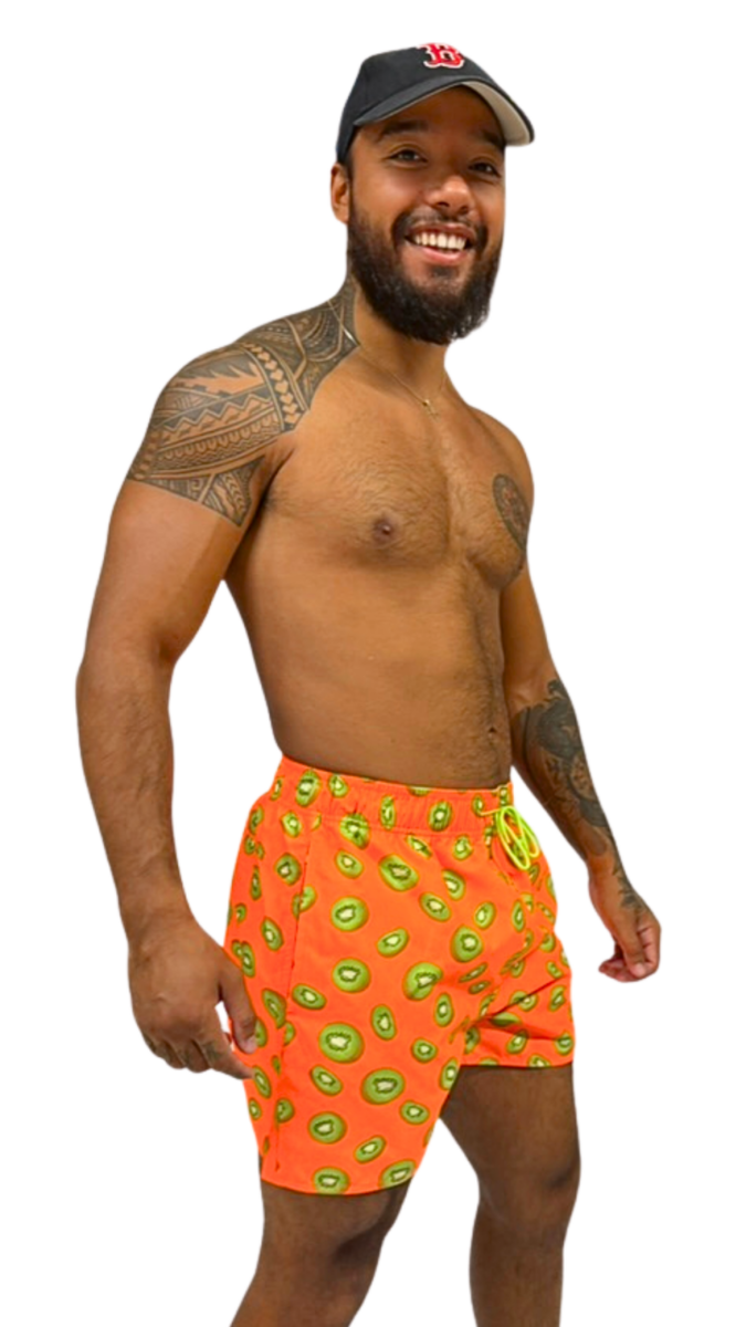 Short de bain homme orange avec imprimé kiwi – maillot de bain homme original et tendance été – Image 3
