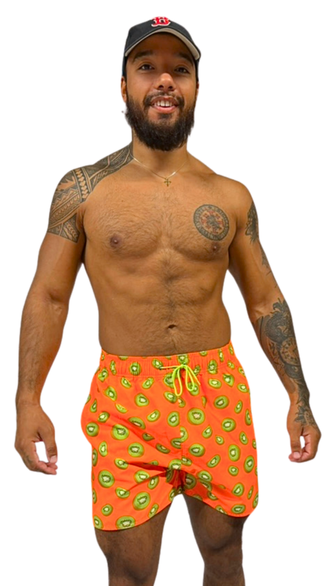 Short de bain homme orange avec imprimé kiwi – maillot de bain homme original et tendance été – Image 2